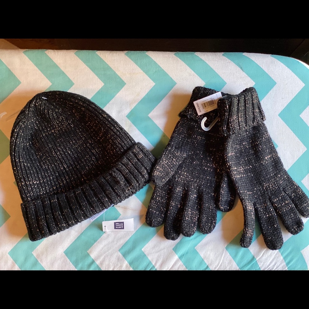 NWT Gap Factory black and gold winter hat and gloves